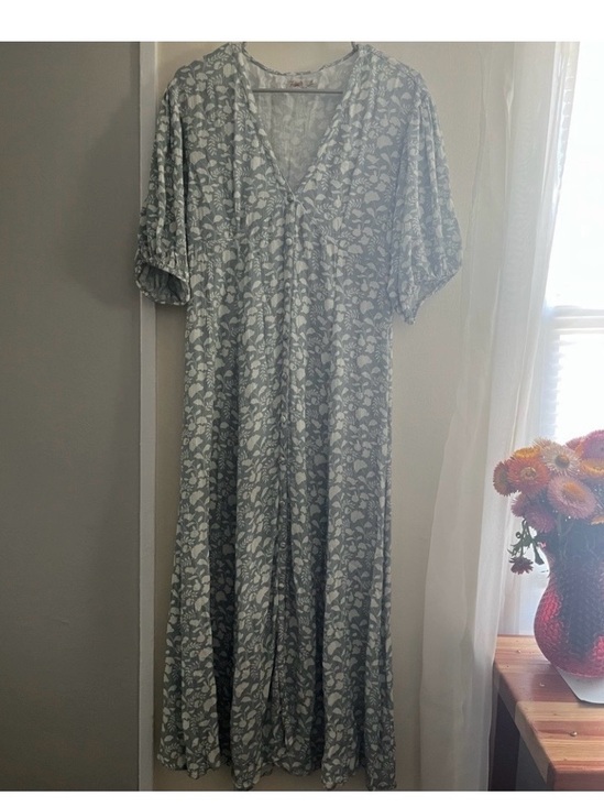 Faherty Dresses & Skirts - Faherty Grey/Cream Floral Long Sleeve Maxi Dress